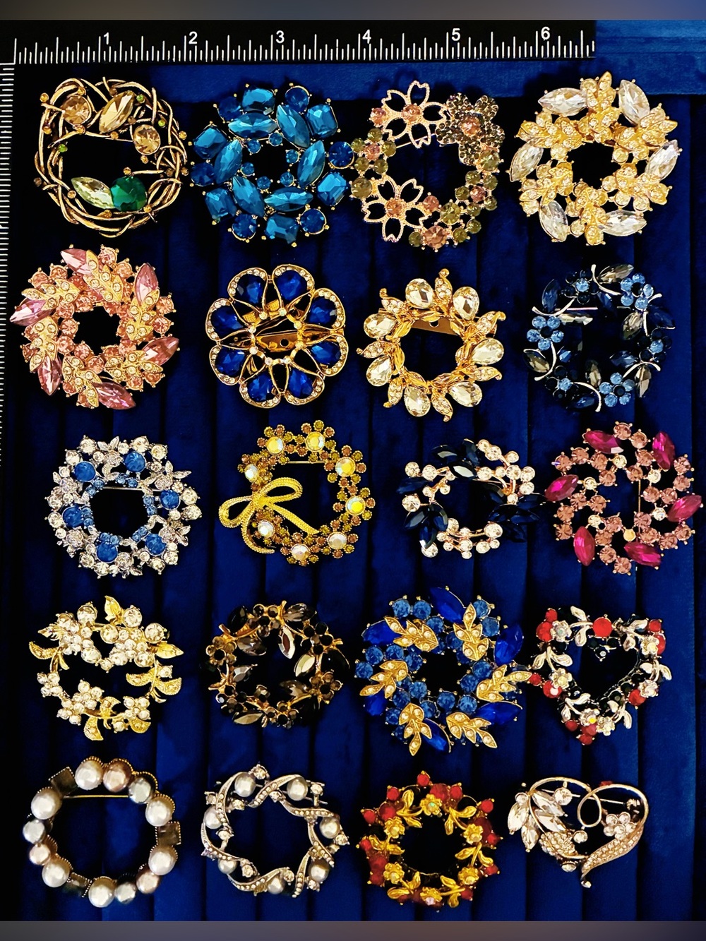 Lot of 20 Colorful Crystal Rhinestone Wreath Heart Brooch Pin
